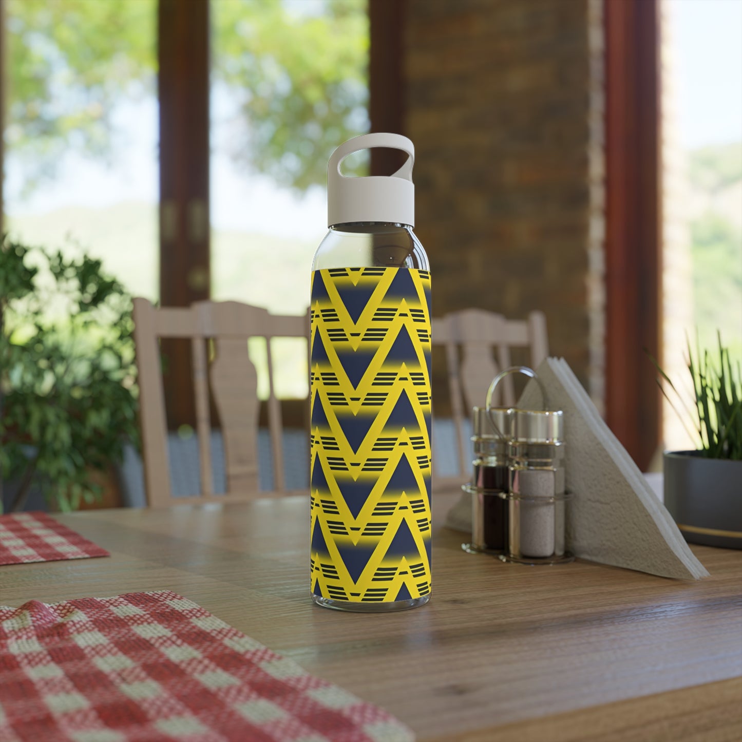 Retro Bruised Banana Football-Inspired Water Bottle – Yellow & Navy Geometric Design (21.9oz)